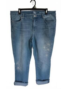 ND Size 14R Girlfriend Blue Embroidered Cuffed Jeans